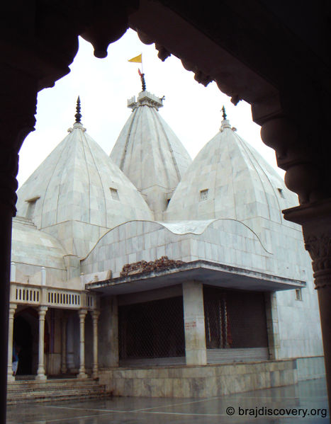 File:Nand Temple Nandganv Mathura-3.jpg