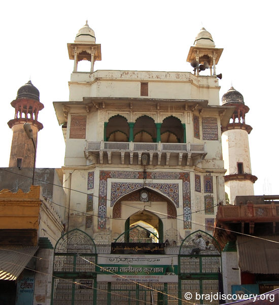 File:Jama Masjid Mathura.jpg